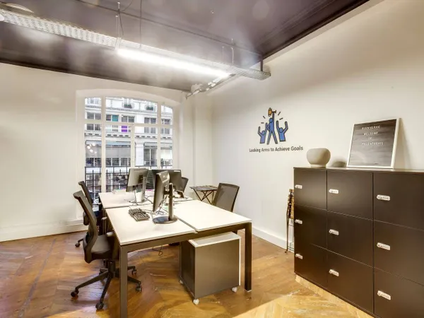 Bureau 126 m²