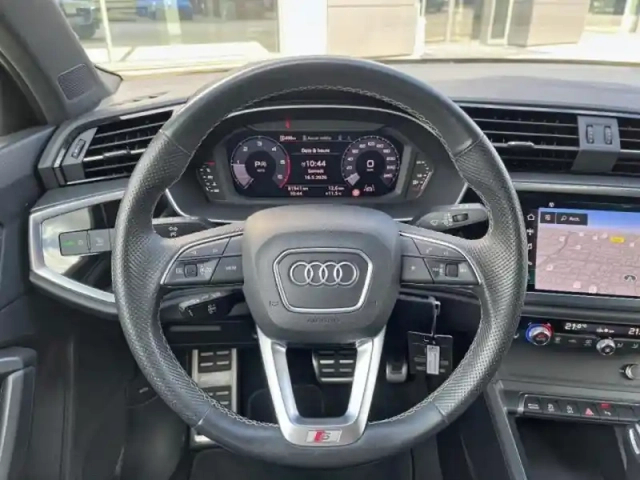 Audi Q3 35 tdi 150ch s line s tronic 7 — photo 15