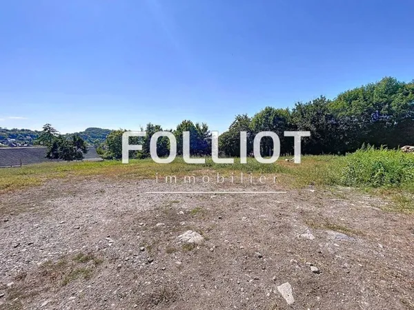 Terrain constructible 975 m²