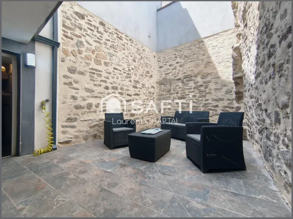 Très belle maison de village avec cour intérieure et Toit/Terrasse.