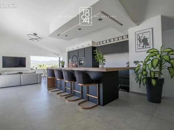 Villa 5 pièces 155 m²