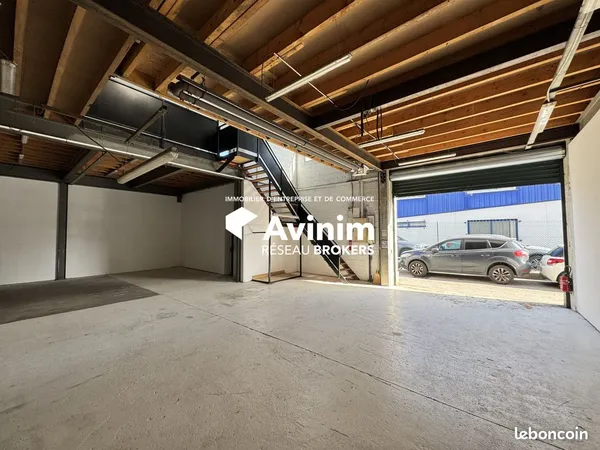 Local 375 m² Aulnay-sous-Bois