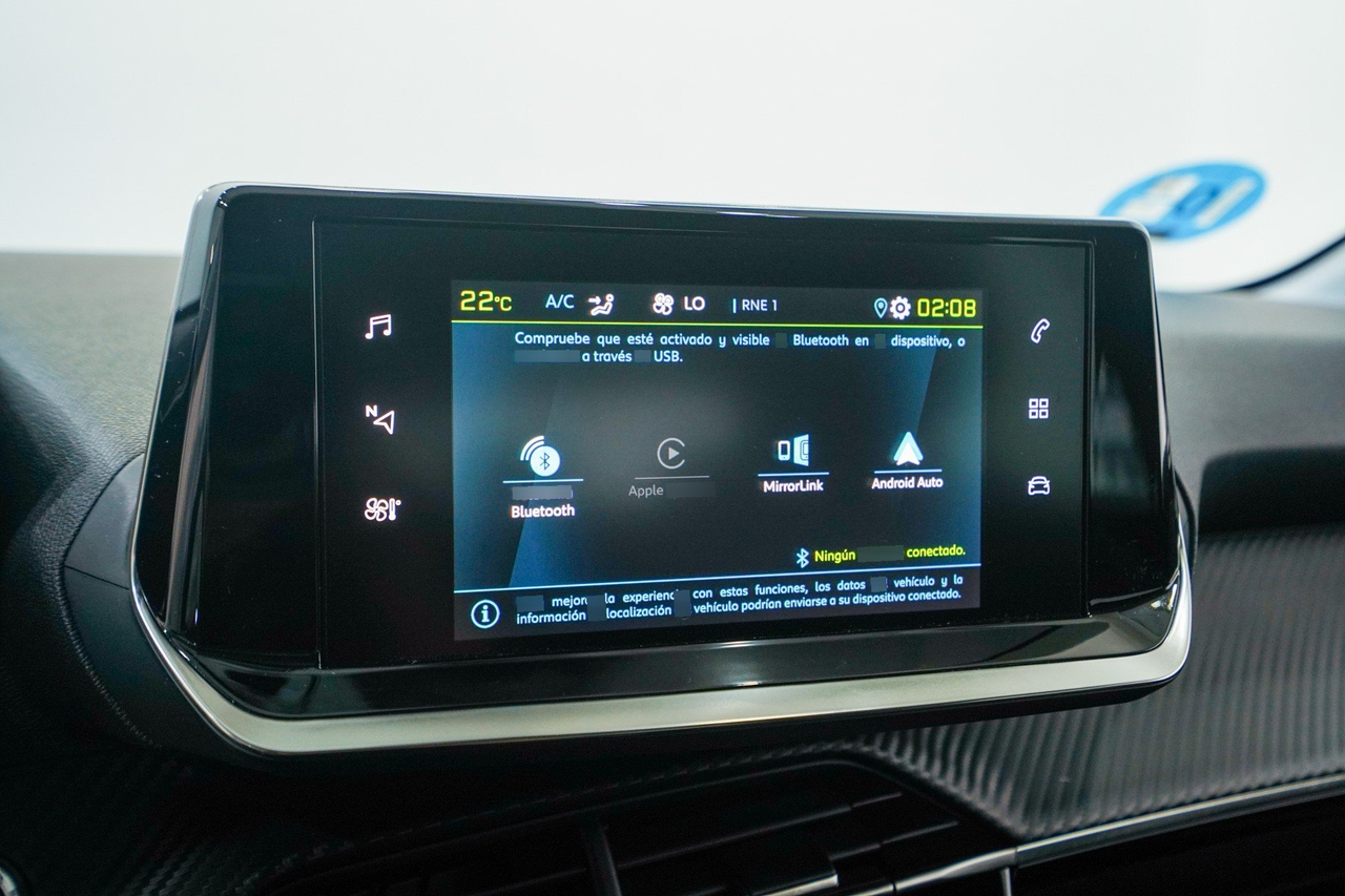 Peugeot 208 — photo 25