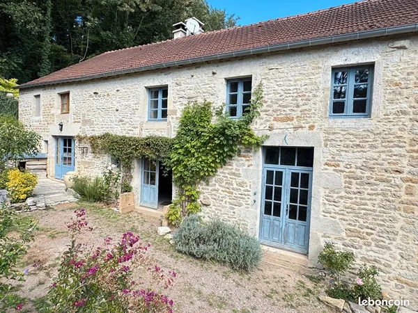 Maison 14 pièces 280 m²