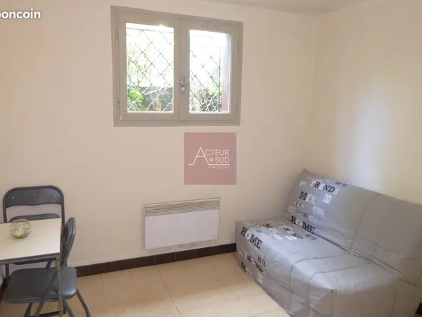 Studio 1 pièce 13 m²