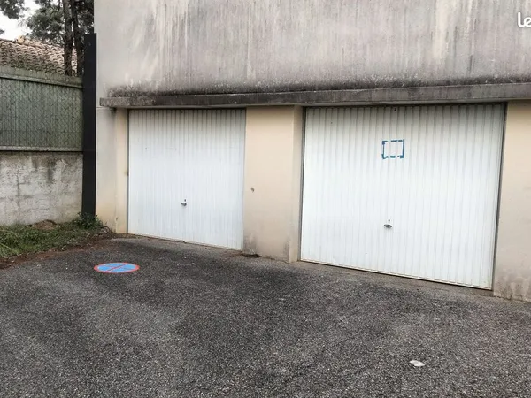 Garage Auto ou Box stockage 24m² sur sol sec sans humidité