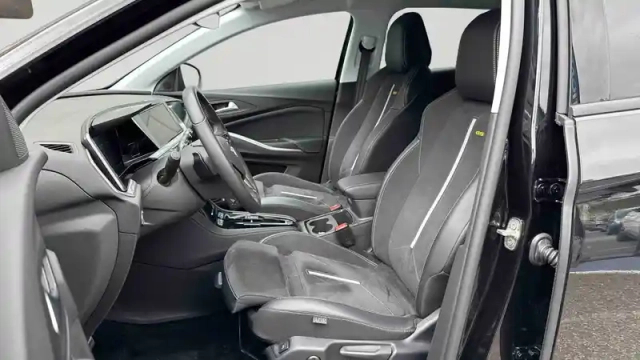 Opel Grandland hybrid 300 ch awd bva8 — photo 13