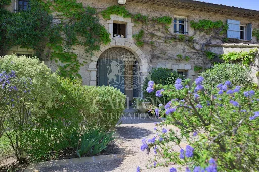 Propriété 11 pièces 339 m²