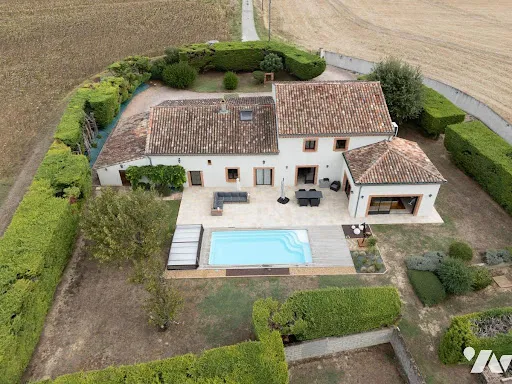 Maison 9 pièces 360 m²