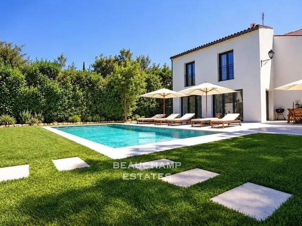 Villa 7 pièces 240 m²