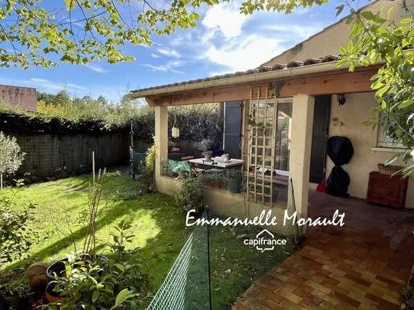 Mazet à vendre 3 pièces BAGNOLS EN FORET (83)