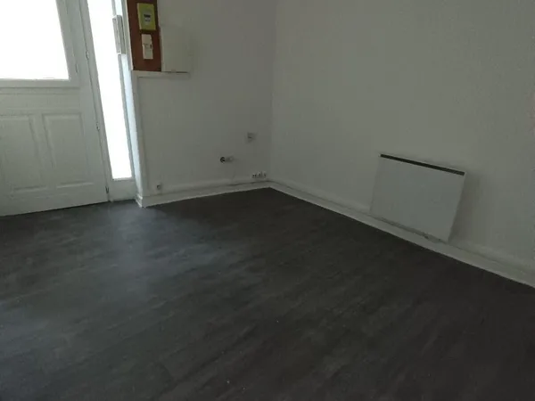 APPT 2P RENOVE 35M2 QUARTIER TRIBUNAL