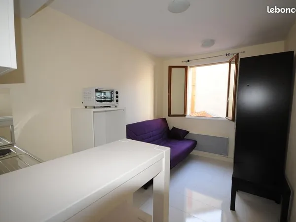 Studio 1 pièce 19 m²