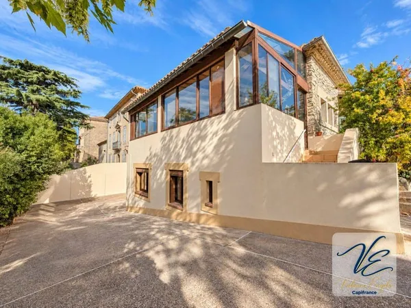 Maison 7 pièces 216 m²