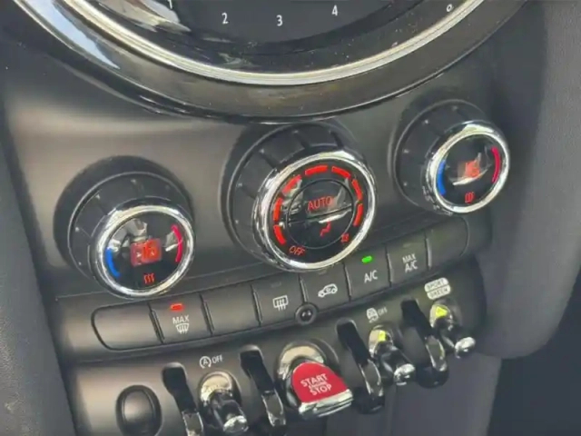 Mini Mini 5 portes cooper 136ch essential bva7 — photo 15