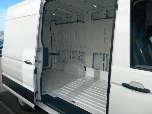 Volkswagen Crafter fg 30 l3h3 2.0 tdi 140ch business traction — photo 8