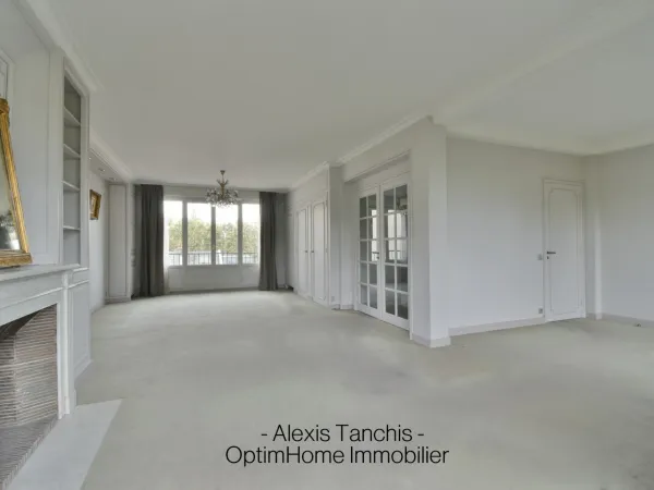 LILLE CENTRE - SQUARE FOCH - 123 M² - 3 CHAMBRES - ASCENSEUR - PARKING - BALCONS