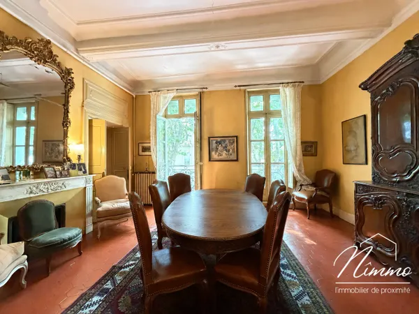 NÎMES CARNOT GARE APPARTEMENT BOURGEOIS T6 BALCONS GRENIER C