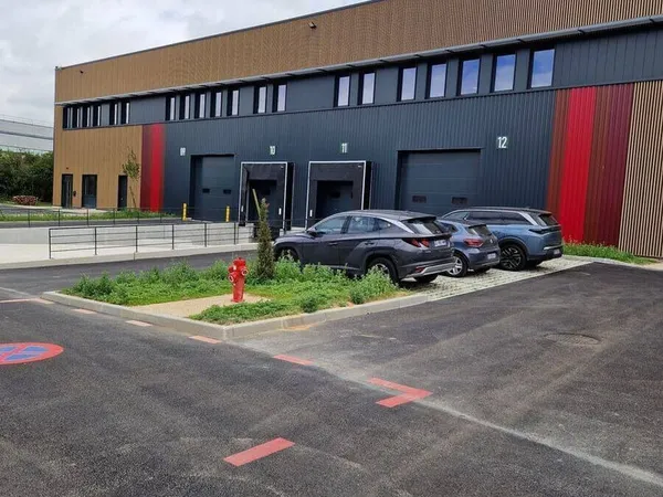 Local d'activité 1517 m²