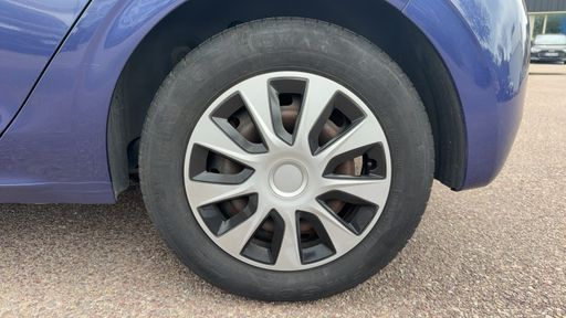 Peugeot 208 1.2 PureTech 68 - Like – 2015 – 73192 km – Essence – Boîte Manuelle — photo 6