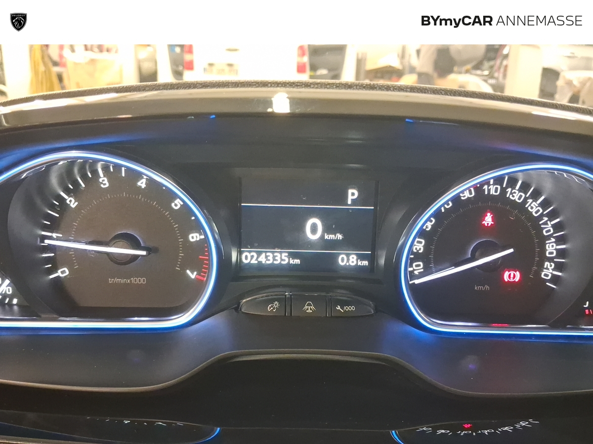 Peugeot 2008 PureTech 110ch S&amp;S EAT6 — photo 33