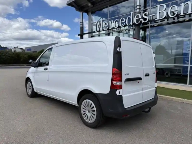 Mercedes Vito fourgon 114 cdi compact bva rwd — photo 3