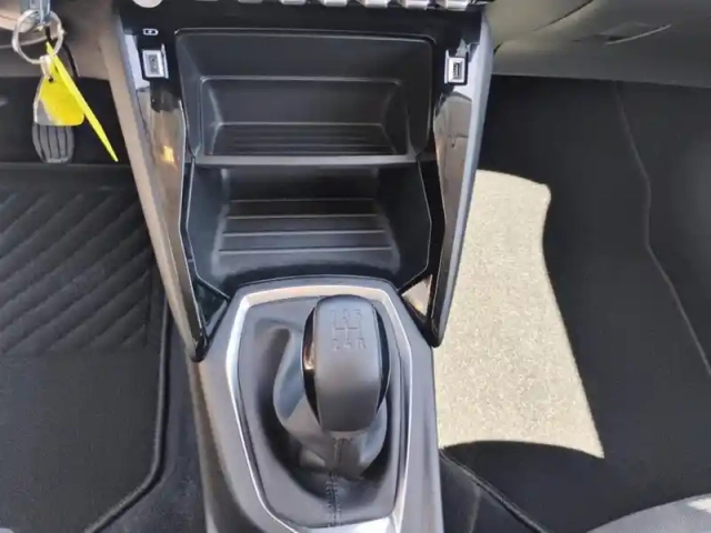 Peugeot 208 puretech 75 s&amp;s bvm5 style — photo 24