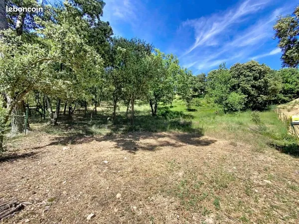 Terrain 2 000 m² Puget