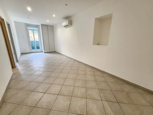 Appartement 3 pièces 58 m2 + balcon + loggia + cave