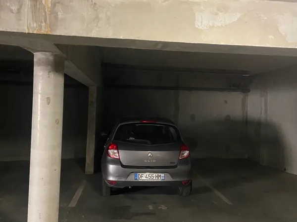 Loue place de parking