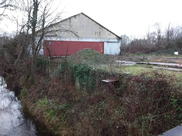 Entrepôt 1000 m²