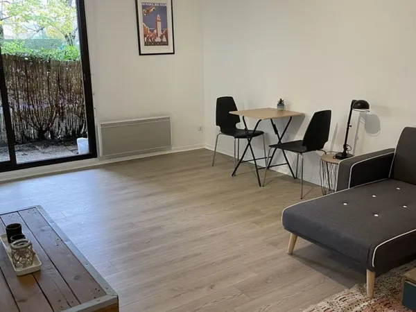 studio dans immeuble de standing