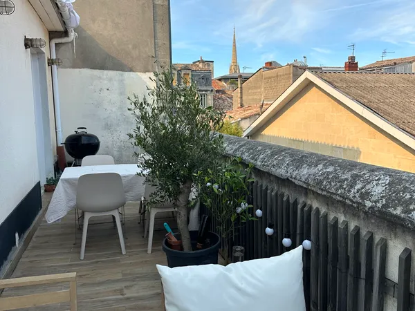 Vends T2 48m2 avec grande terrasse ensoleillée vue sur la Flèche Saint-Michel !