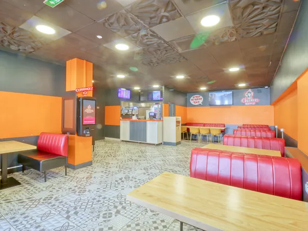 LOCAL COMMERCIAL 103.5m² - EMPLACEMENT N°1 EN CENTRE-VILLE