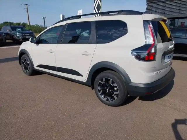 Dacia Jogger eco-g 120 auto 7 pl — photo 23