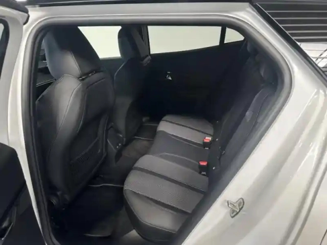 Peugeot 2008 1.2 130 gt eat8 i-cockpit gps camera full led — photo 9