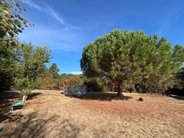 Terrain 660 m²