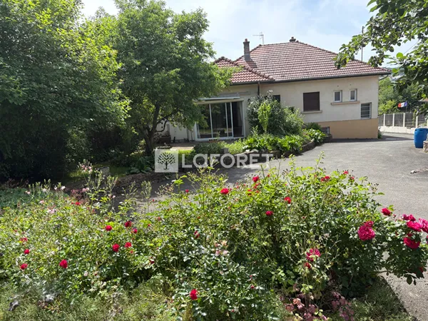 Maison 7 pièces 143 m²