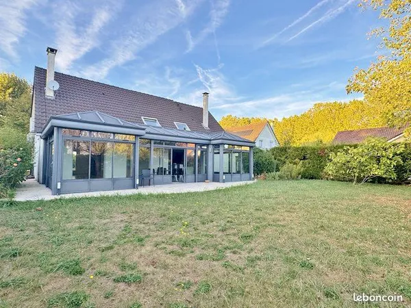 Maison 7 pièces 202 m²