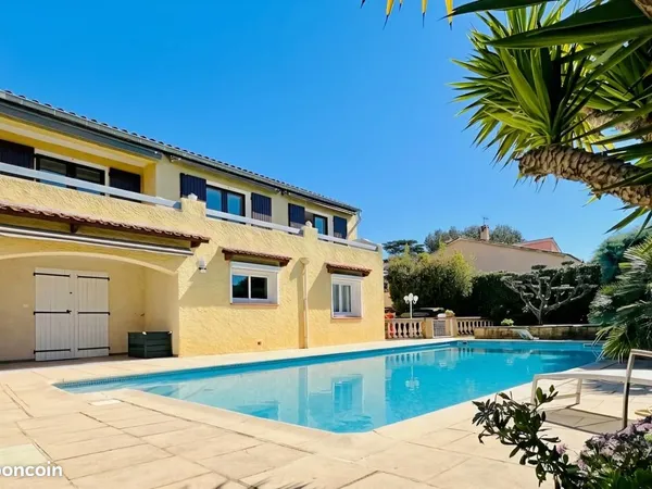 Maison 7 pièces 240 m²