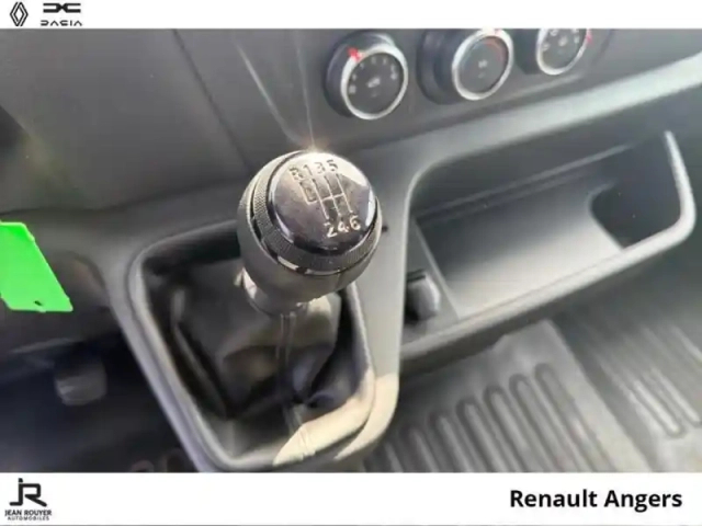 Renault Master fg f3300 l2h2 2.3 blue dci 135ch confort 19590? ht — photo 6