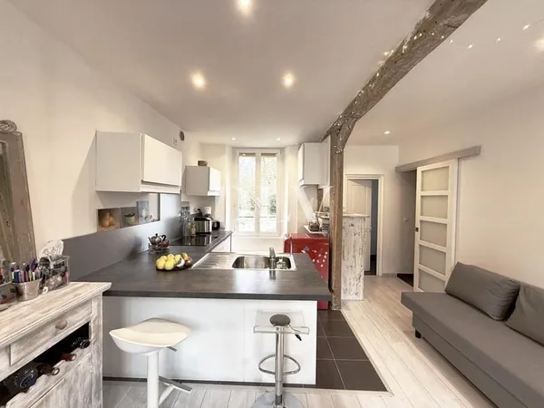 Fontainebleau centre -F2 DE 33M² AVEC VUE SUR JARDIN ET UNE CAV
