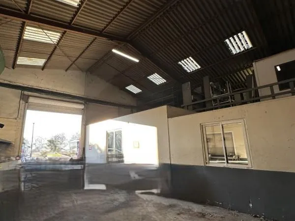 Local d’activité et entrepôt Vente Toulouse 1073m² 1050000€