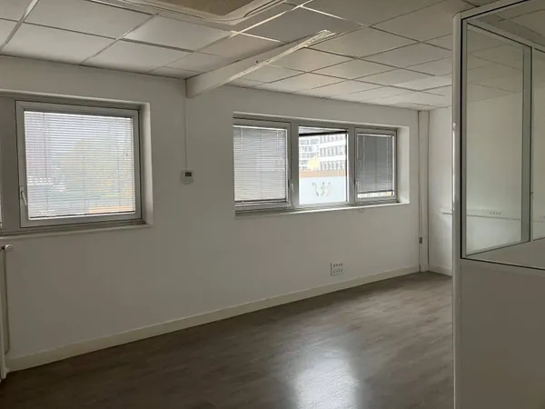 Bureaux 393 m²