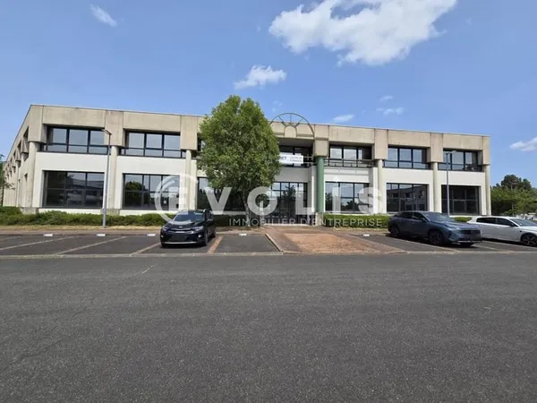 Local d'activité 1236 m²