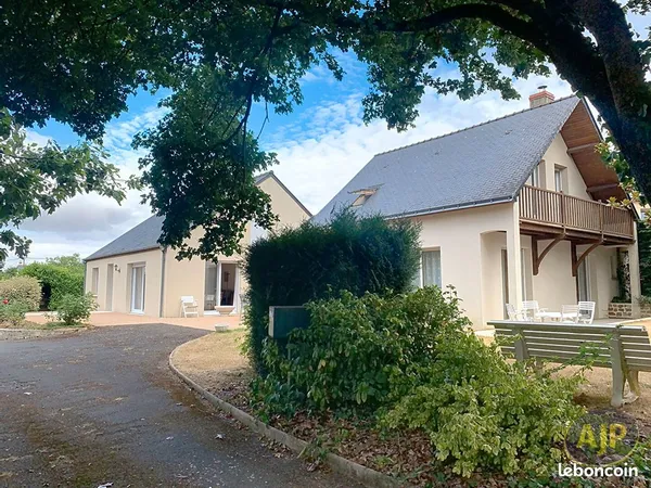 Maison 7 pièces 245 m²