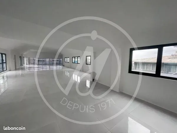 Local commercial 286 m² Baie-Mahault