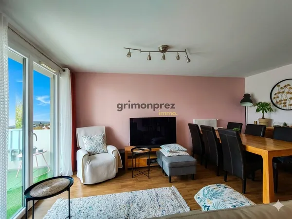 APPARTEMENT 3 CHAMBRES - REFAIT A NEUF - 2 BALCONS - PLACE D