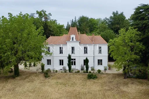 Propriété 9 pièces 180 m²