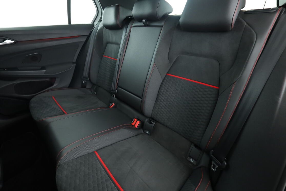 Volkswagen Golf VIII 2.0 TSI GTI Clubsport DSG7 — photo 13